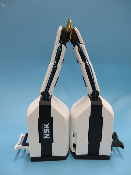 NSK ve společném vývoji vysoce přizpůsobitelné robotické ruky 